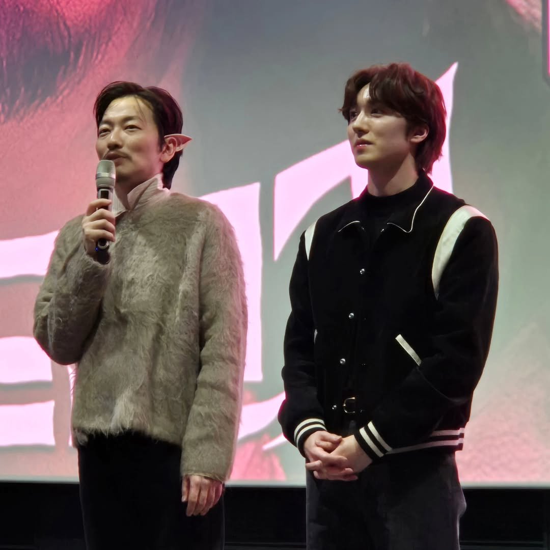 Photo by 강찬희 on March 15, 2026. May be an image of one or more people, bangs, microphone and text.