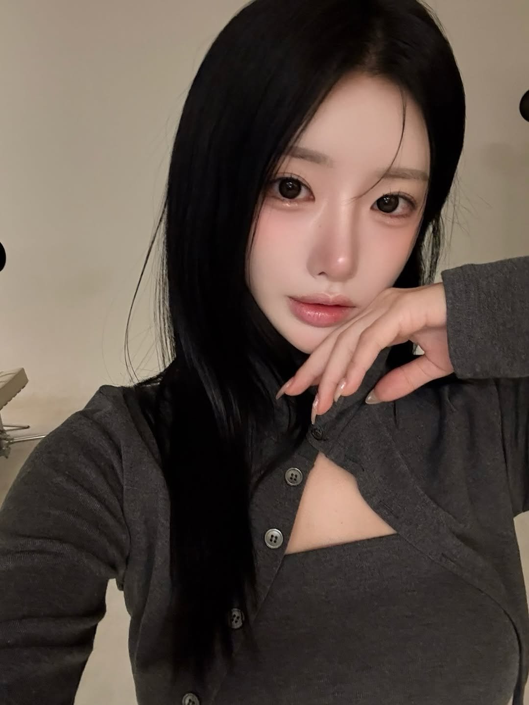 Photo by 최유리 Choi Yuri on February 03, 2026. May be a selfie of one or more people, hair, top and text.