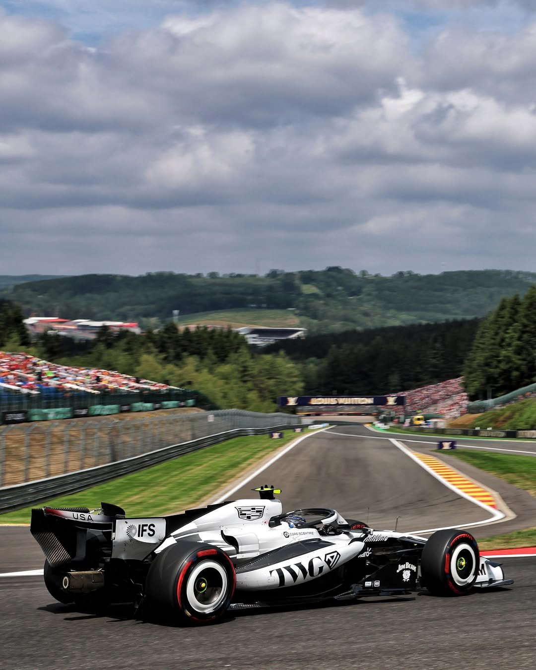 cadillacf1 게시물 이미지: Frames from Spa-Francorchamps 📸

Check us out...