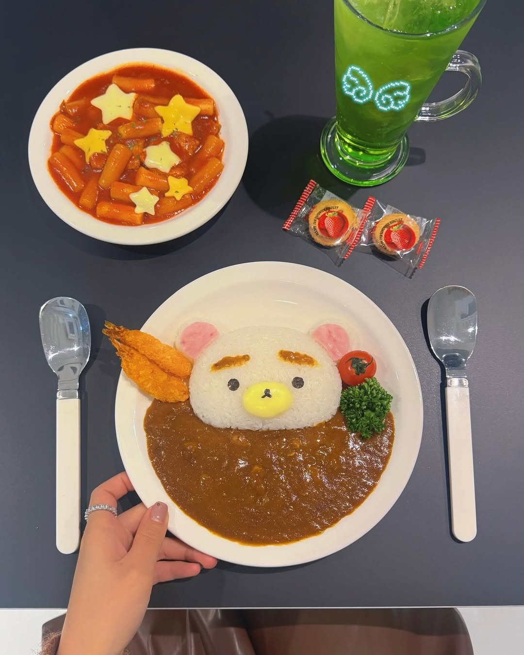 Photo shared by 카페 투어 : 𝚋𝚢 𝙹𝚒𝚖𝚗𝚒 on November 22, 2025 tagging @melo.coffeeshop. May be an image of steak, cutlet and text.