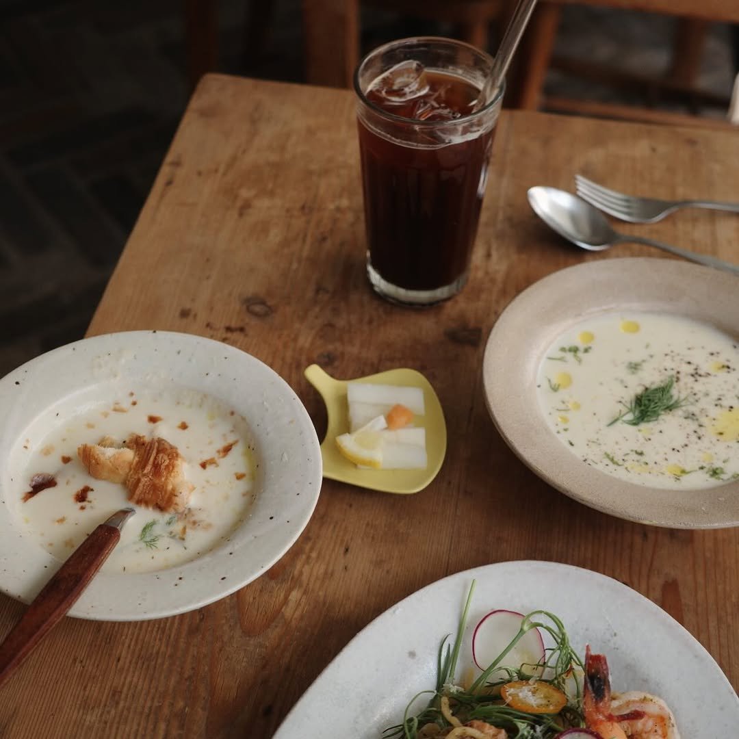 Photo by ekorre_cafe & grocery in 에코레 카페 앤 그로서리. May be an image of congee, tableware, porridge and text.