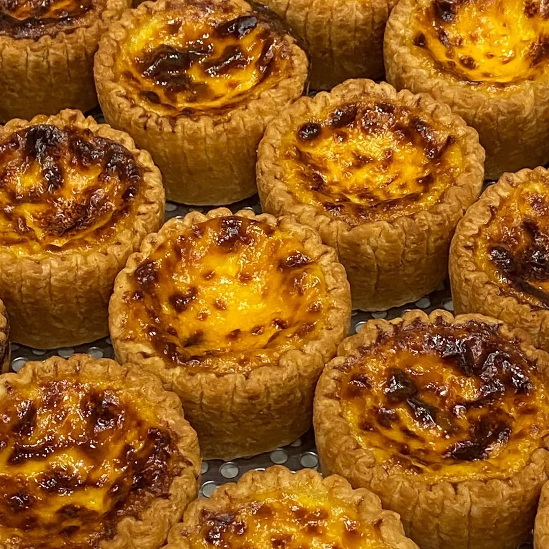 Photo by 마운드 : 휘낭시에, 에그타르트 가게 | 단체주문 전문 in 수원시. May be an image of tart and text.