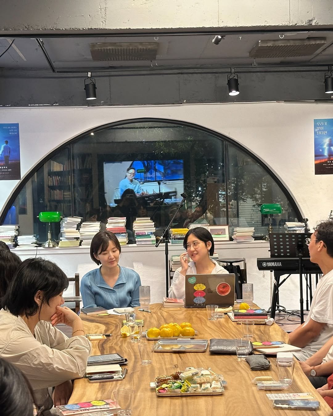 Photo shared by 느린서재 출판사 on September 30, 2025 tagging @bookstorethex. May be an image of 5 people, people studying, lego and text.