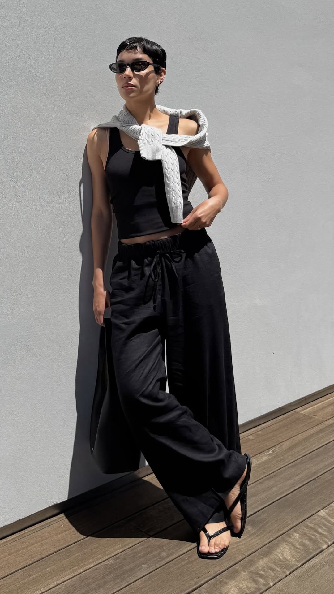 calvinklein 게시물 이미지: It’s a linen summer. @tashimrod stays cool in...
