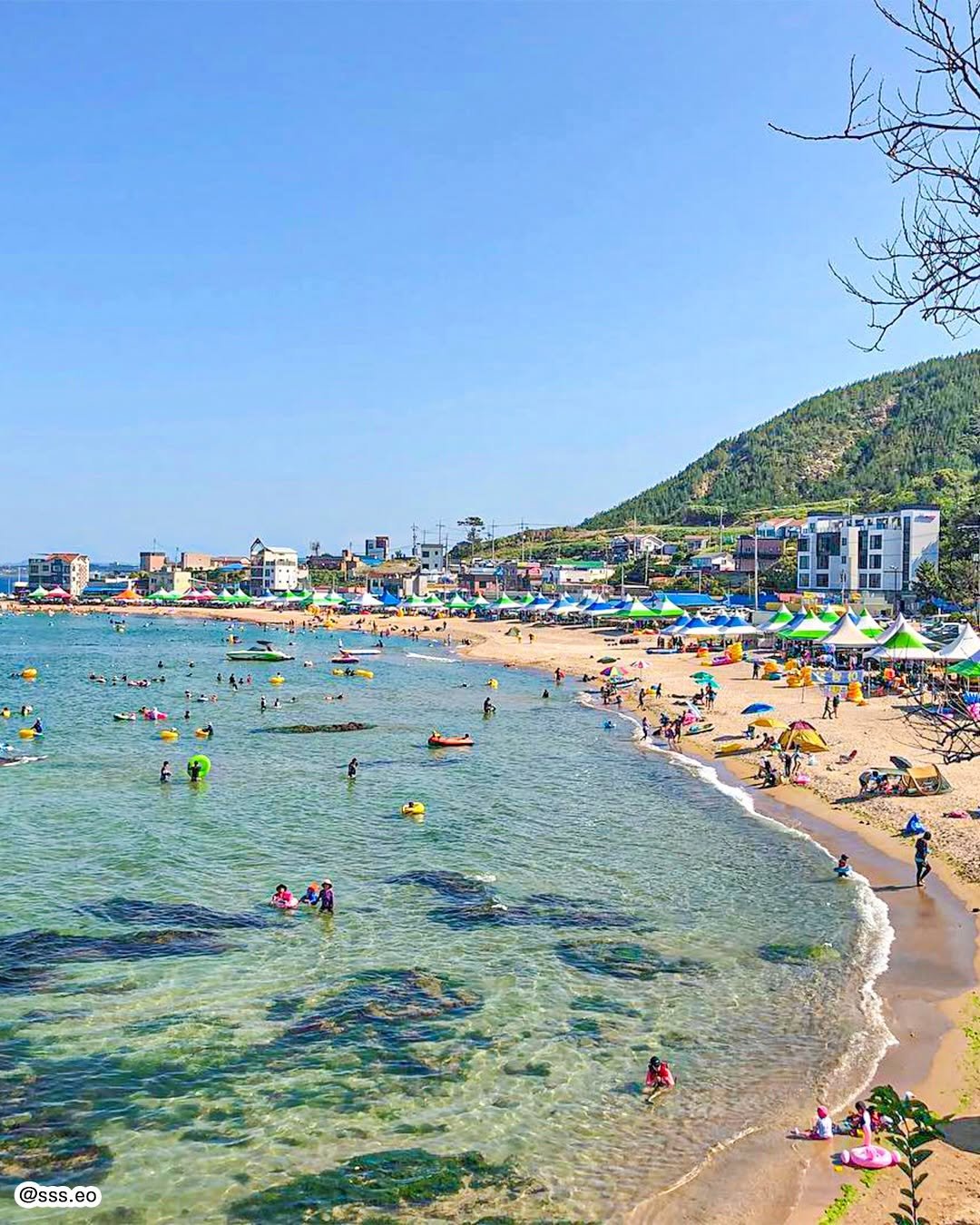 camping_club_ 게시물 이미지: 🌊포항에 이런 바다가..??

에메랄드빛 바다에
사람은 비교적...