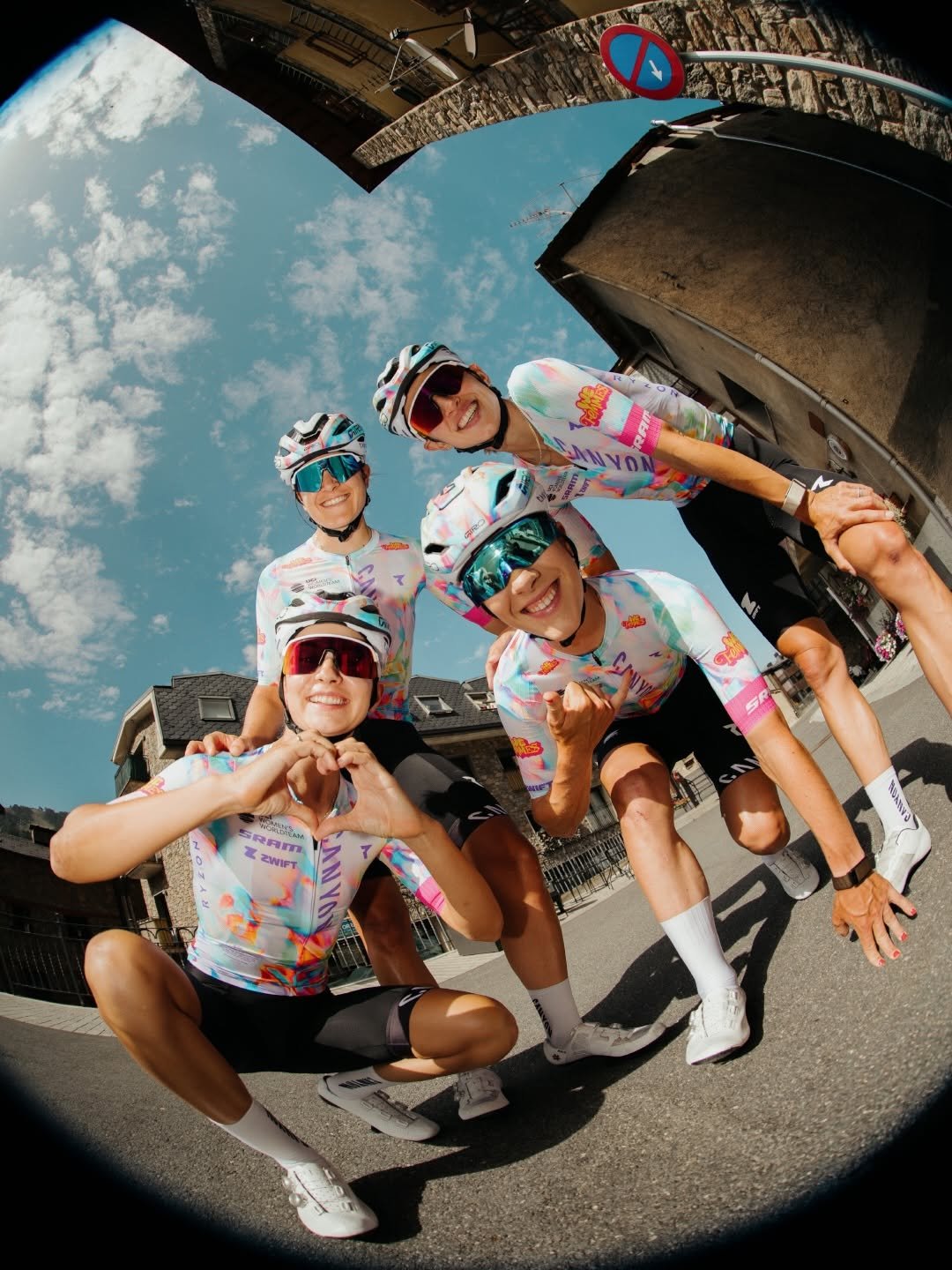 canyon 게시물 이미지: A new jersey. One movement ⚡️

The new...