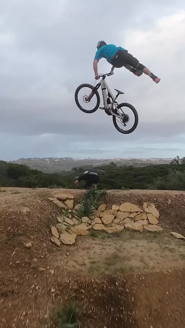 canyon 게시물 이미지: @sampilgrim shows us exactly what the...