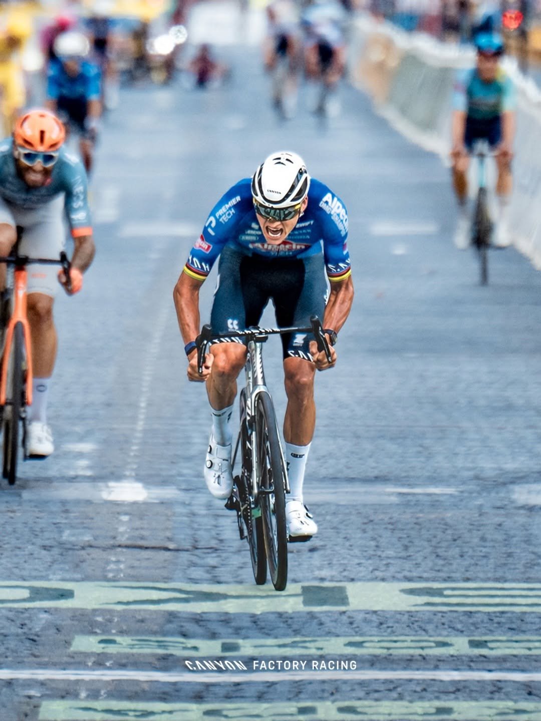 canyon 게시물 이미지: Mathieu van der Poel first over the line in...
