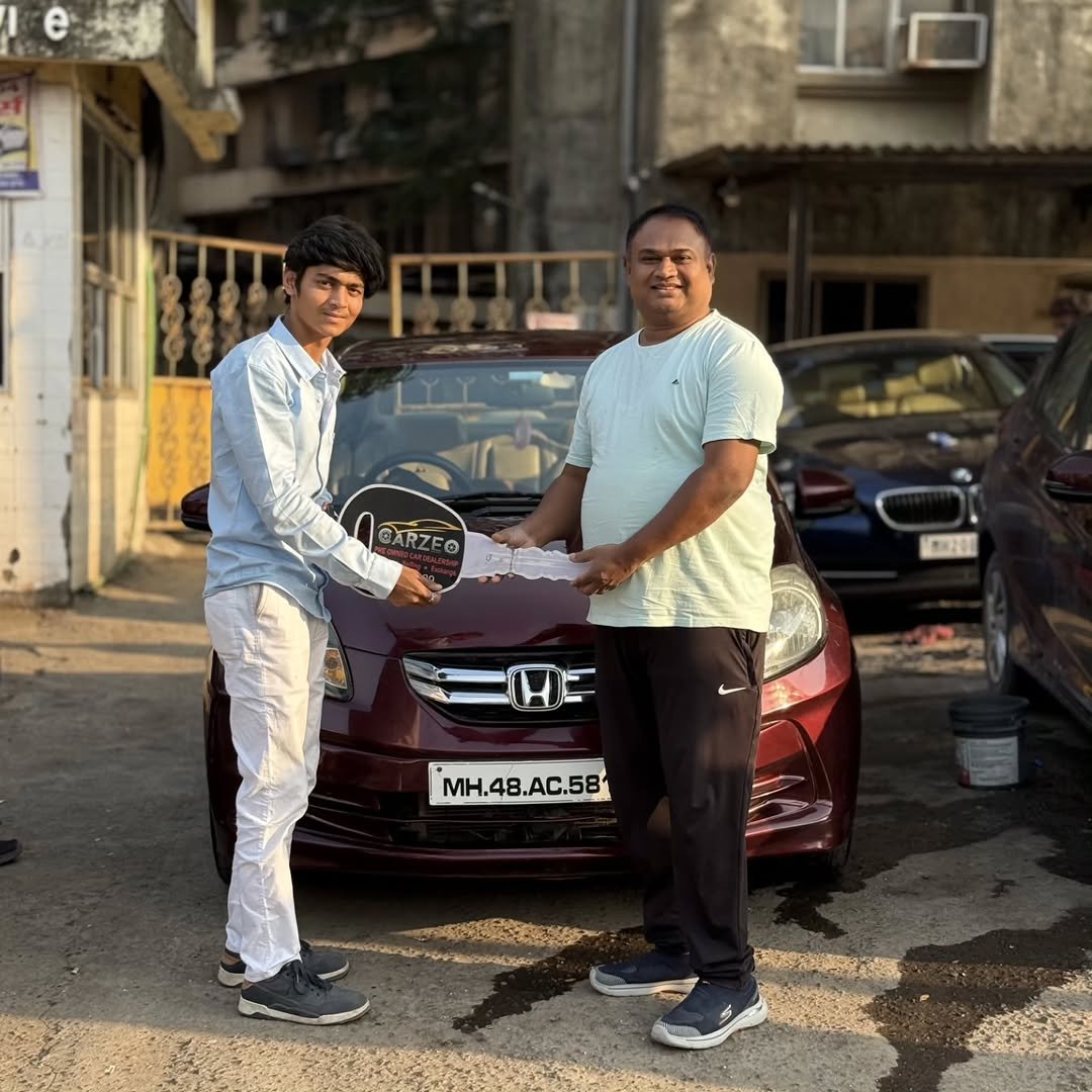 Photo by CAR ZEO on December 18, 2025. May be an image of jeep, sedan, windshield, wheel and text that says '@ARZEO @XIRZEO T MH.48.AC.581'.