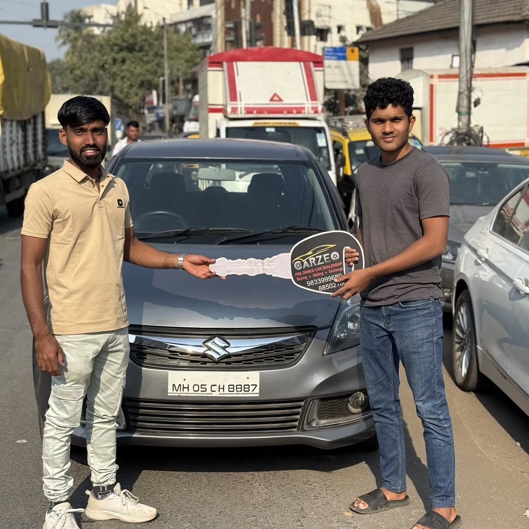 Photo by CAR ZEO on December 17, 2025. May be an image of jeep, sedan, wheel, road and text that says 'GARZEO GARZEO 9533999689 300068 RBGUL 成 mΗ 05 CH MHOSCH8887 HB887 B887'.