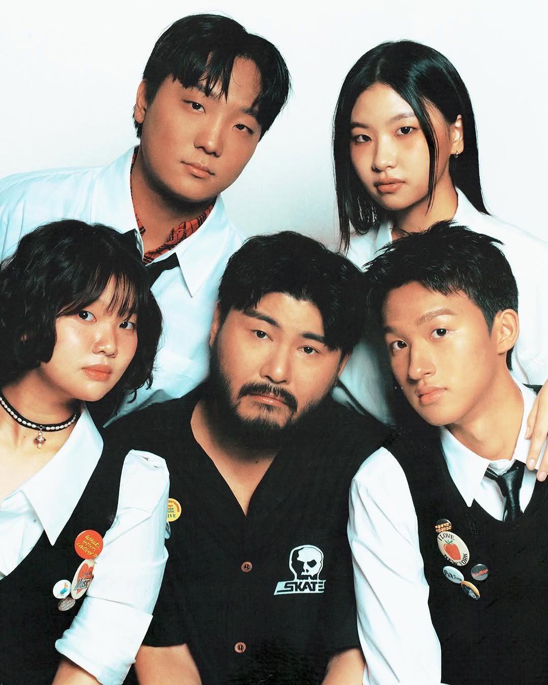 Photo shared by 카더가든 | Car, the garden on September 24, 2025 tagging @carthejungwon. May be an image of 4 people, bangs, bolo tie and text.