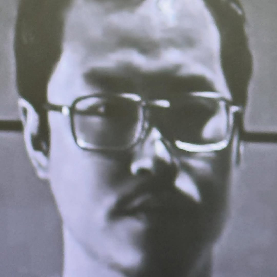 Photo by 카더가든 | Car, the garden on November 04, 2025. May be an image of one or more people, cigarette and text.