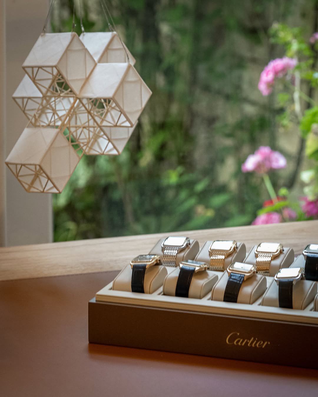 cartierwatchcommunity 게시물 이미지: On a warm midsummer evening, Cartier and...