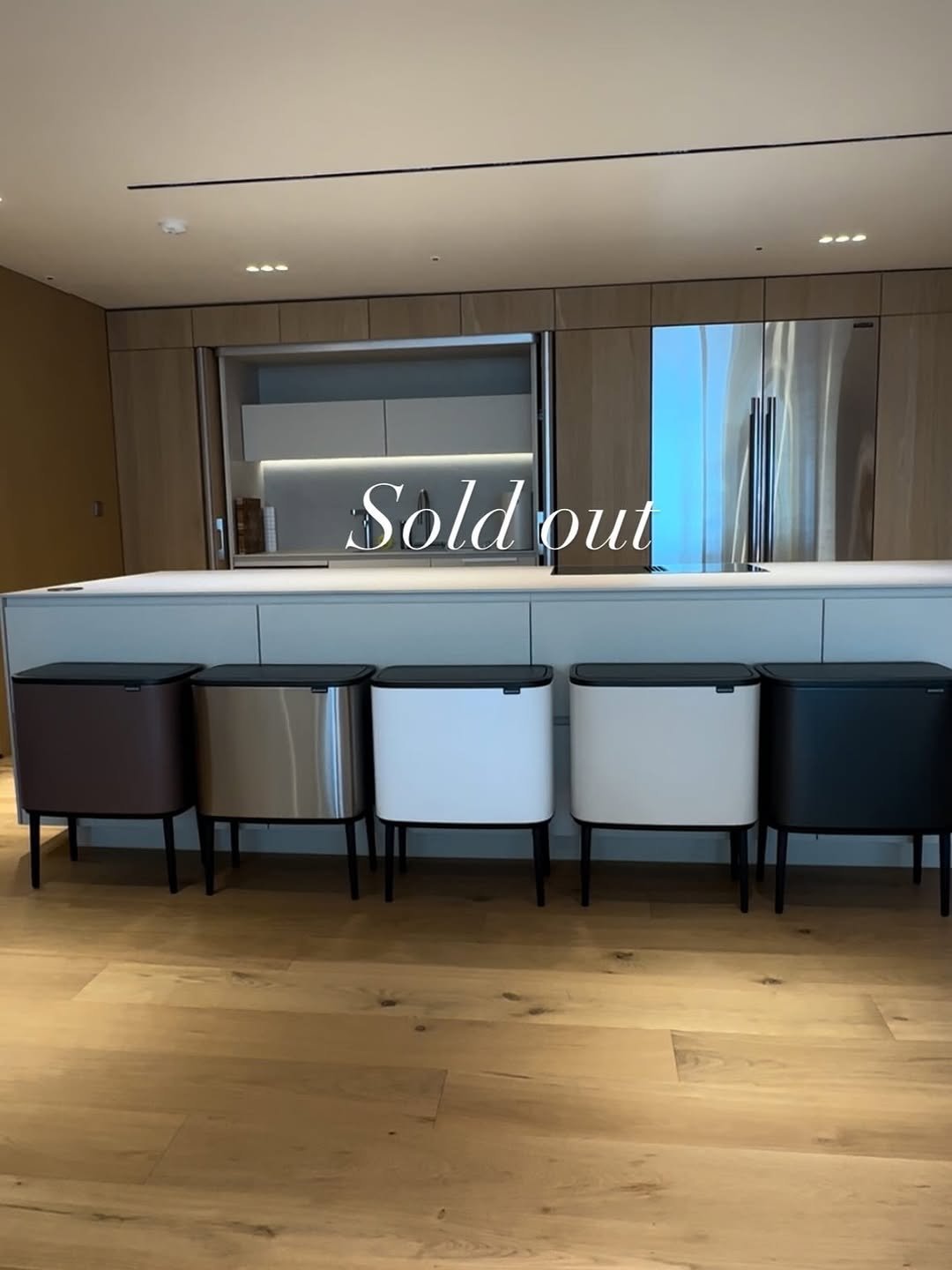 Photo by 까사림 (hyerim ku) on December 28, 2025. May be an image of kitchen island, range hood, lighting, countertop, indoors, kitchen and text.