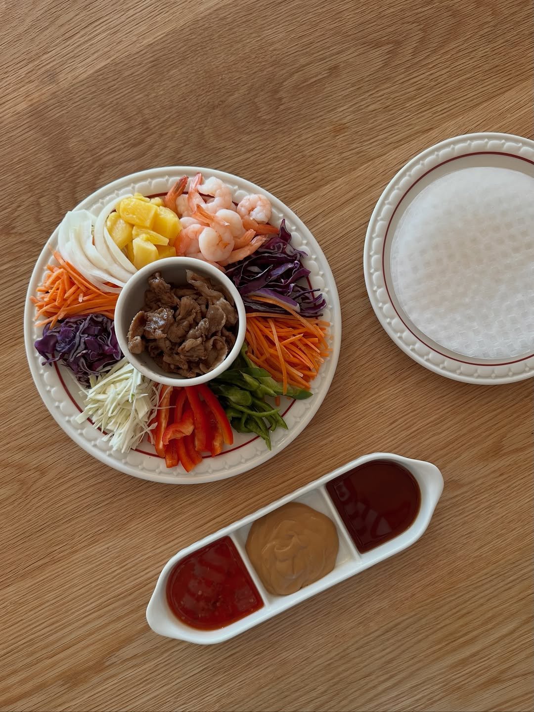 Photo by 까사림 (hyerim ku) on November 16, 2025. May be an image of noodles, bowl, condiment, vegetable, sauce and text.