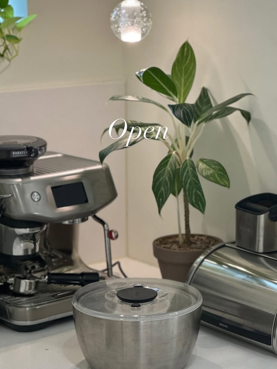 Photo by 까사림 (hyerim ku) on September 19, 2025. May be an image of tea maker, grinder, coffee maker, pot, kitchen appliance, steamer, water filter and text that says 'Open'.