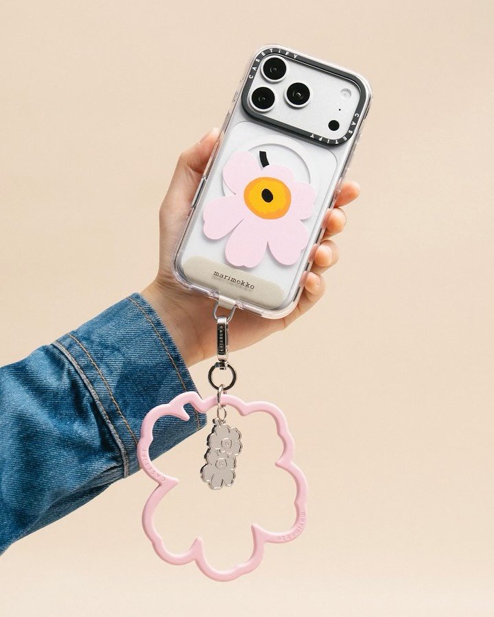 casetify_kr 게시물 이미지: 손끝에서 피어나는 아름다운 기쁨 🌸💚
마리메꼬 X 케이스티파이

1964년,...