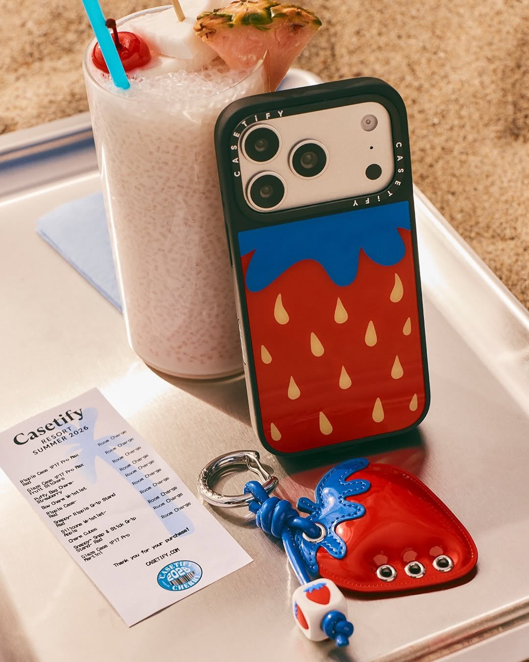 casetify_kr 게시물 이미지: 바캉스 셀피에는 팝한 컬러가 필수!🤳🍓☀️

상큼한 딸기부터 레트로한 카세트...