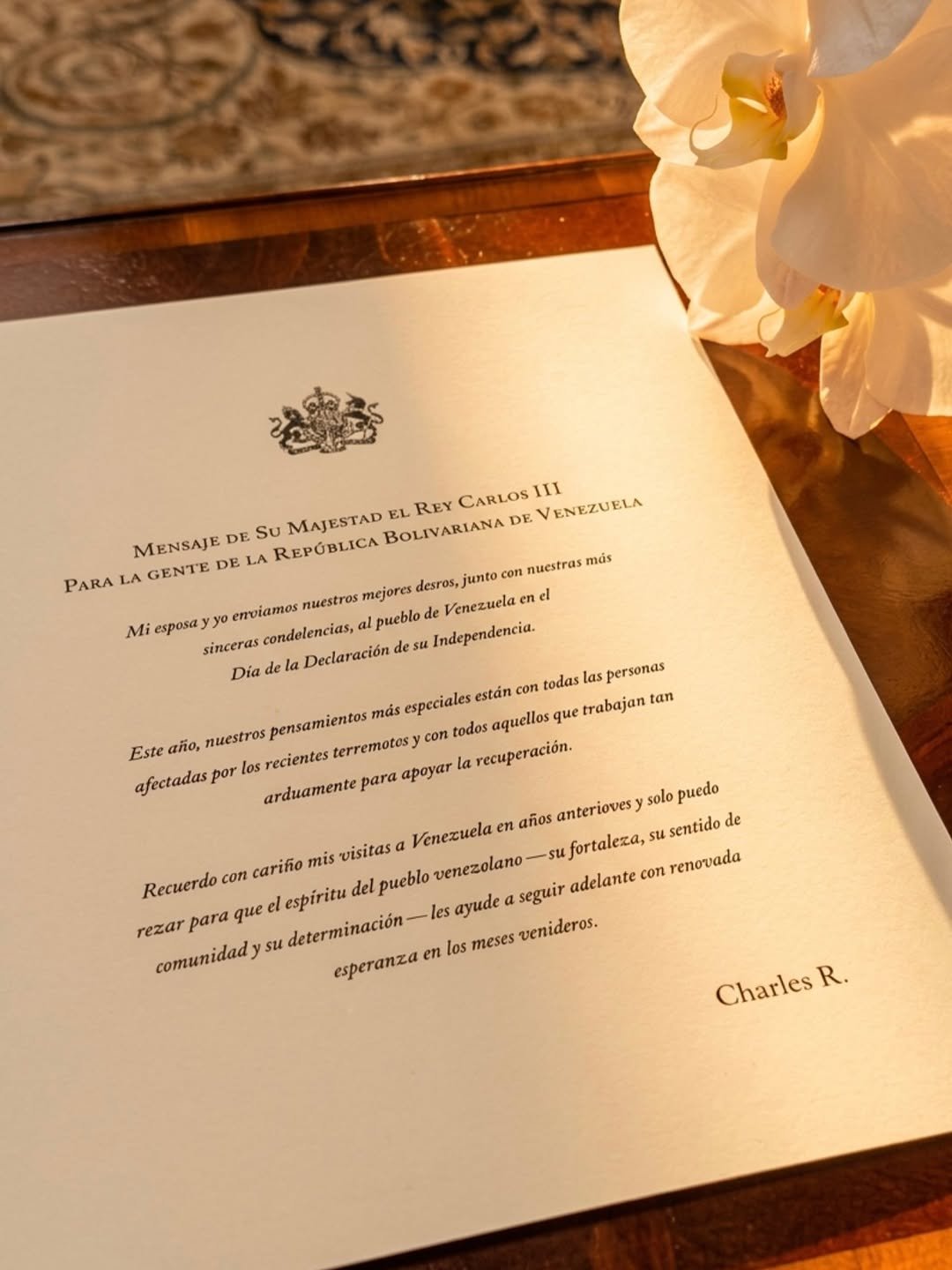caterinavalentino 게시물 이미지: 🇬🇧🇻🇪Thank you, Your Majesty 
@theroyalFamily...