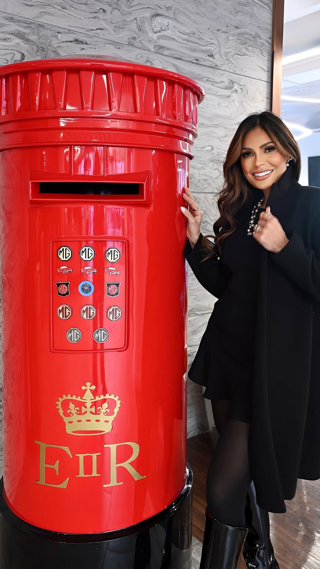 caterinavalentino 게시물 이미지: 🇬🇧𝟏 𝐭𝐨 𝟏𝟎? 𝐑𝐚𝐭𝐞 𝐭𝐡𝐢𝐬 📹 ⁉️

No es increíble que...