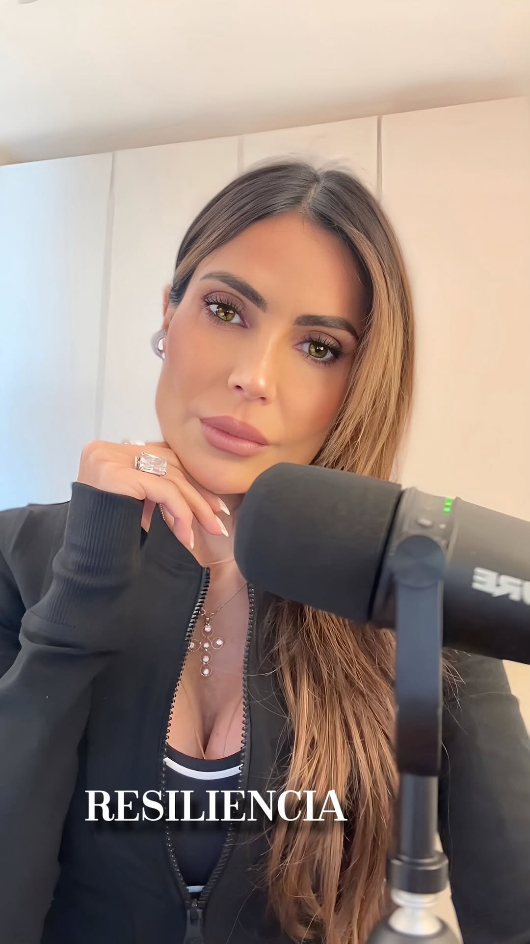 caterinavalentino 게시물 이미지: 𝐄𝐬𝐭á𝐧 𝐝𝐞 𝐚𝐜𝐮𝐞𝐫𝐝𝐨⁉️

Compártelo a lo mejor...