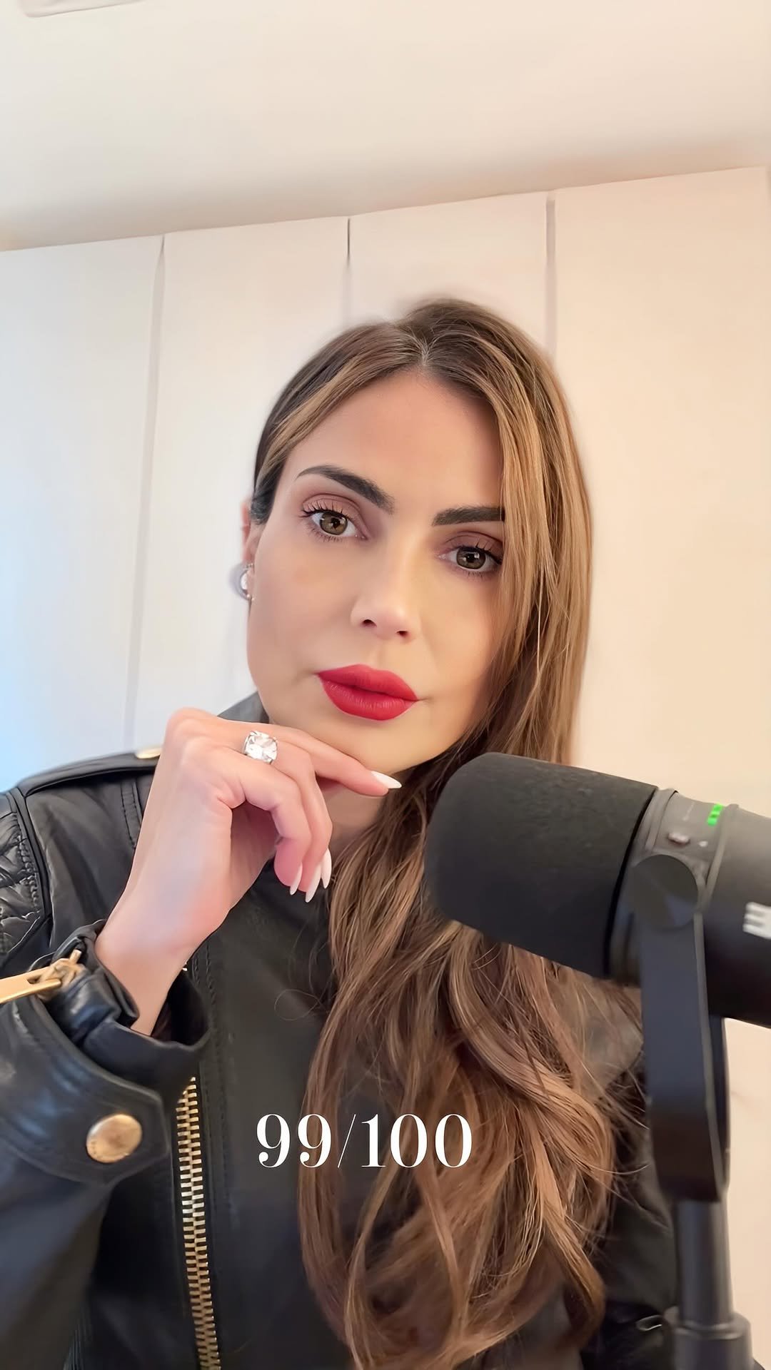 caterinavalentino 게시물 이미지: 𝐄𝐬𝐭á𝐧 𝐝𝐞 𝐚𝐜𝐮𝐞𝐫𝐝𝐨⁉️

Compártelo a lo mejor...