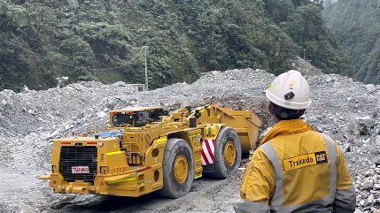 caterpillar_underground 게시물 이미지: 