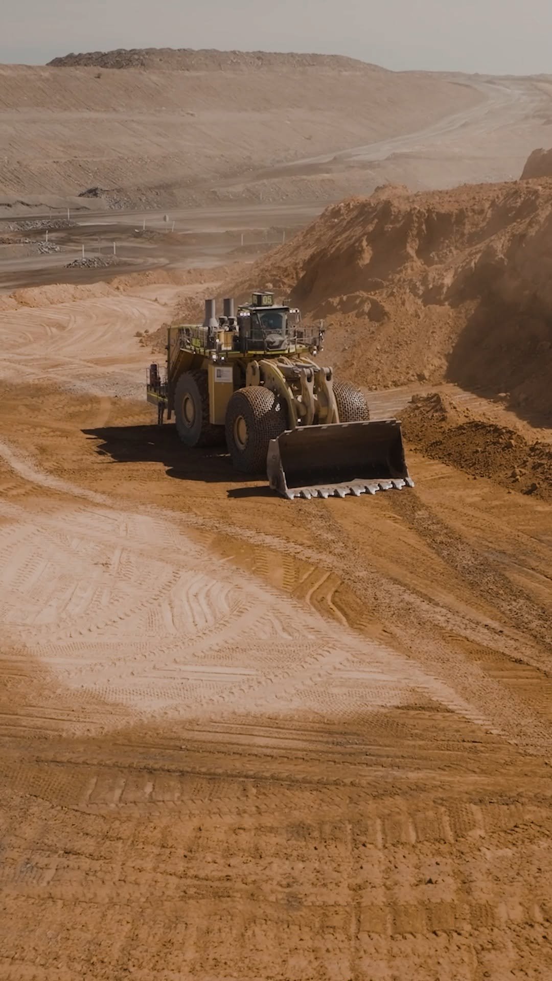 catmining 게시물 이미지: Built for long shifts. Designed for real...