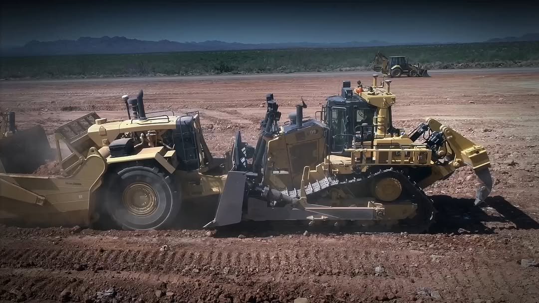 catmining 게시물 이미지: On every jobsite, Cat® Large Dozers deliver...