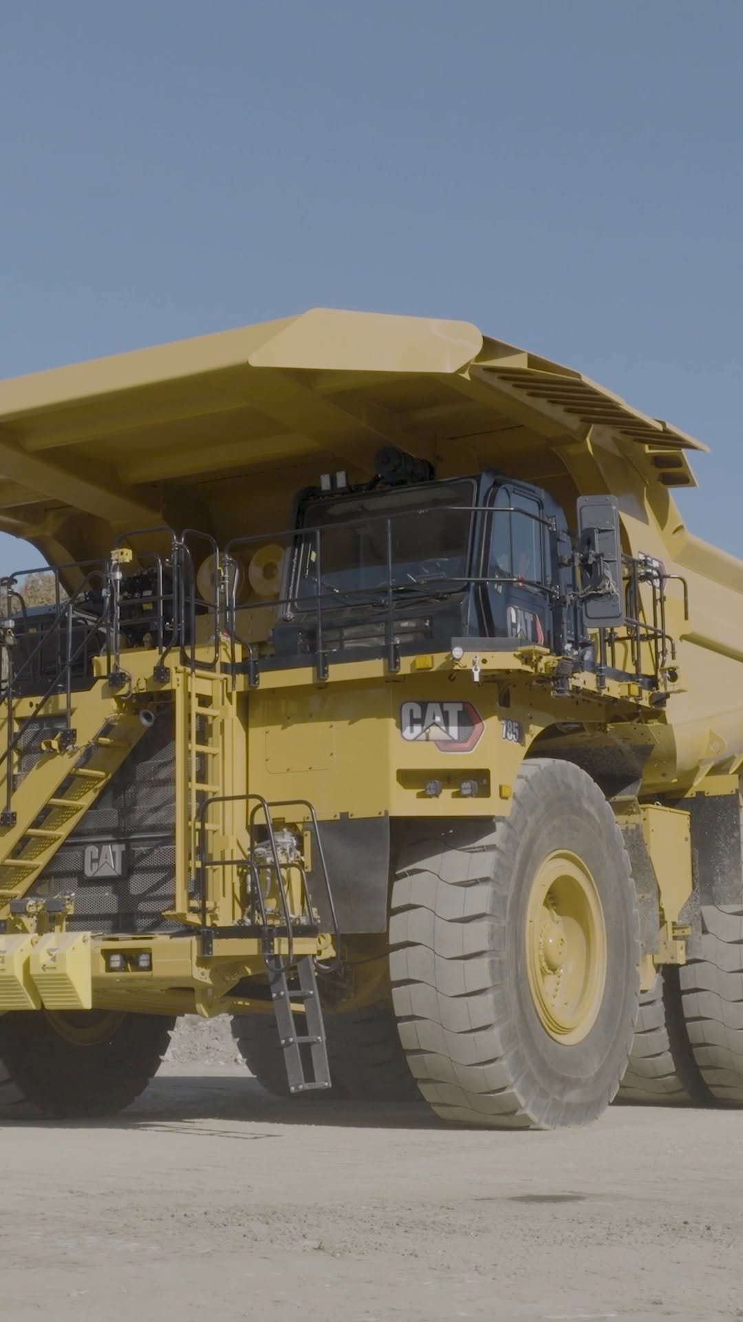 catmining 게시물 이미지: The Cat® 785 Large Mining Truck, equipped with...