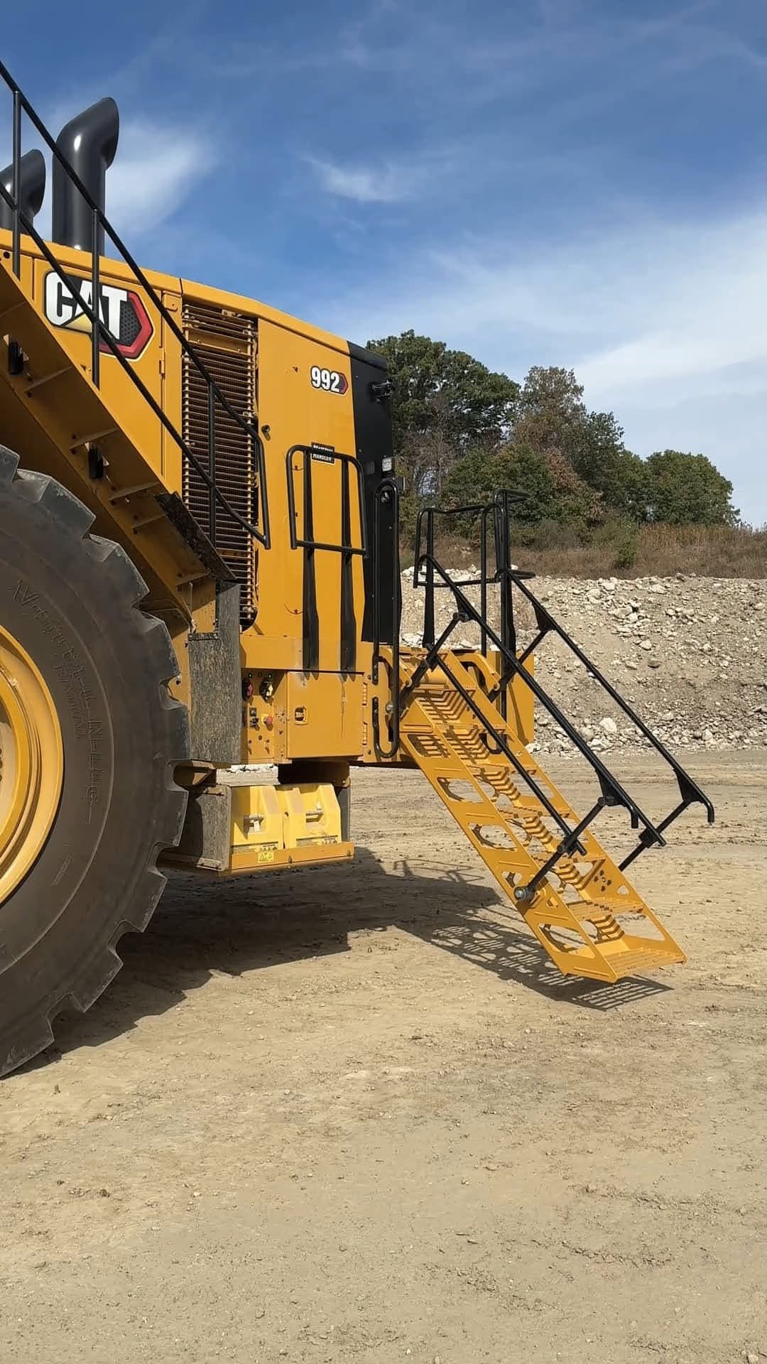 catmining 게시물 이미지: There’s something about the sound of a machine...