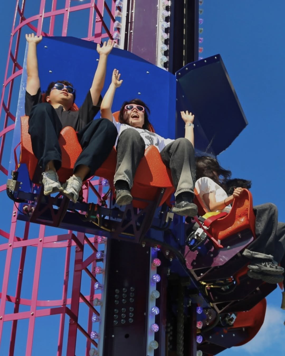 Photo by 컴바인 COMBINE on October 05, 2025. May be an image of slide, roller coaster and text.