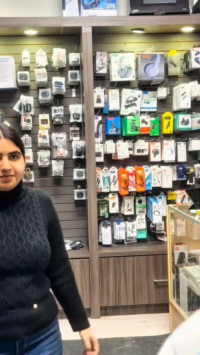 cellcarebrampton 게시물 이미지: Ek Charging cable dedo

#cellcarebrampton...