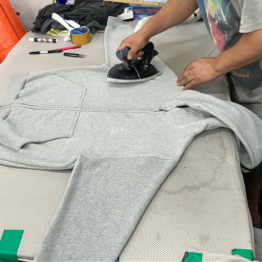 Photo by 은우 Eunwoo on September 01, 2025. May be an image of sewing machine.