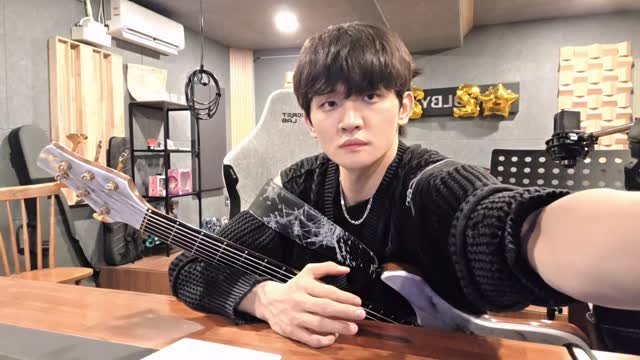 ch0_w0n 게시물 이미지: IVE -Bang Bang 
몇달만에 베이스냠
@ivestarship