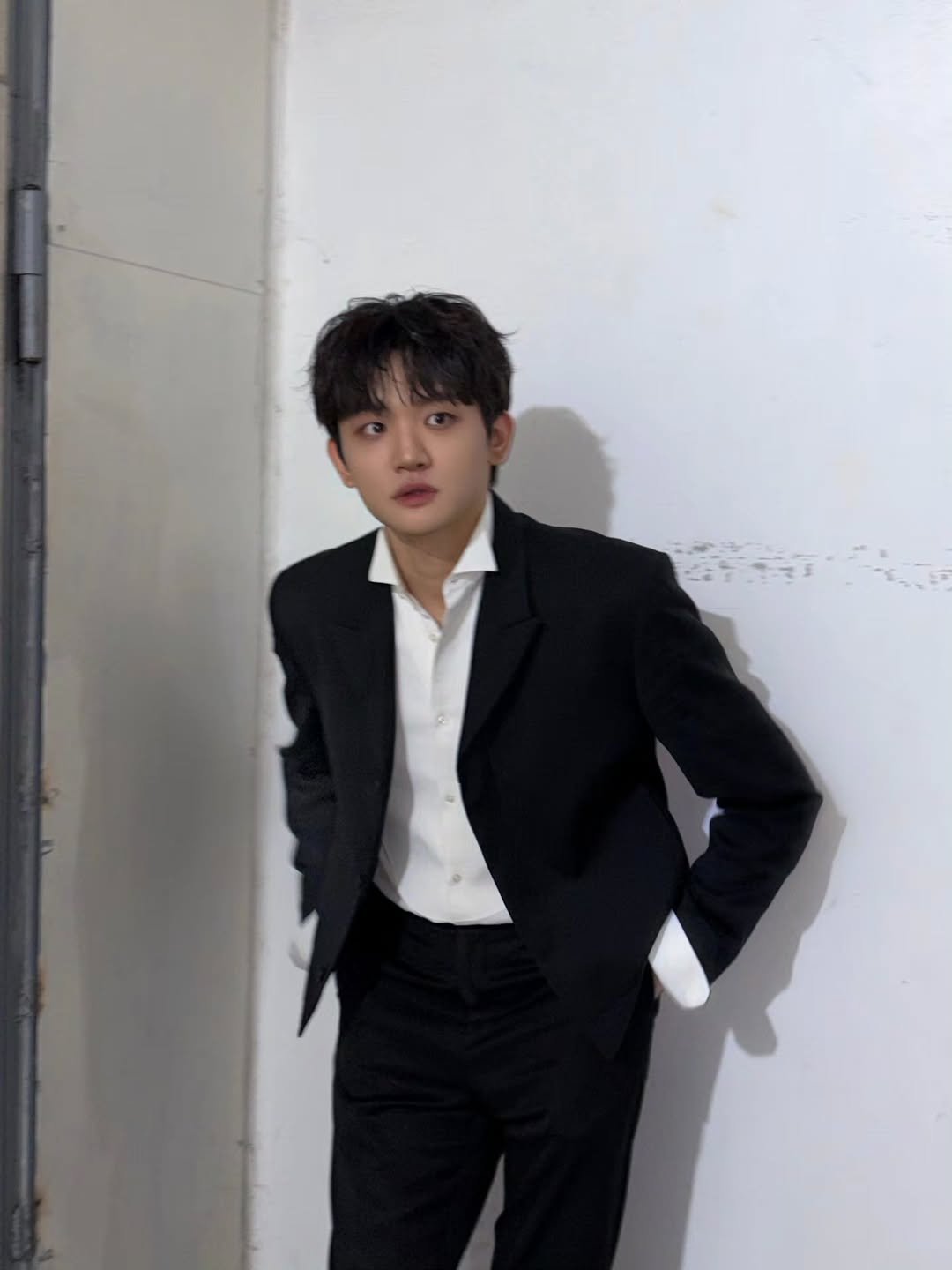 Photo by 조원상 on February 17, 2026. May be an image of bolo tie and text.