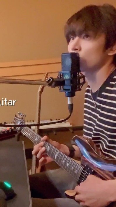 ch0_w0n 게시물 이미지: LE SSERAFIM - Blue Flame
노래가 너무...