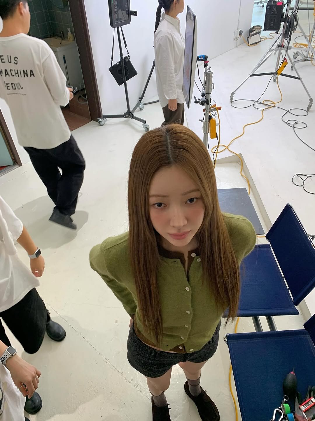 Photo shared by 차정원 on September 28, 2025 tagging @rrong2, @won850318, and @sarament_official. May be an image of 4 people, braids, camera, top and text.