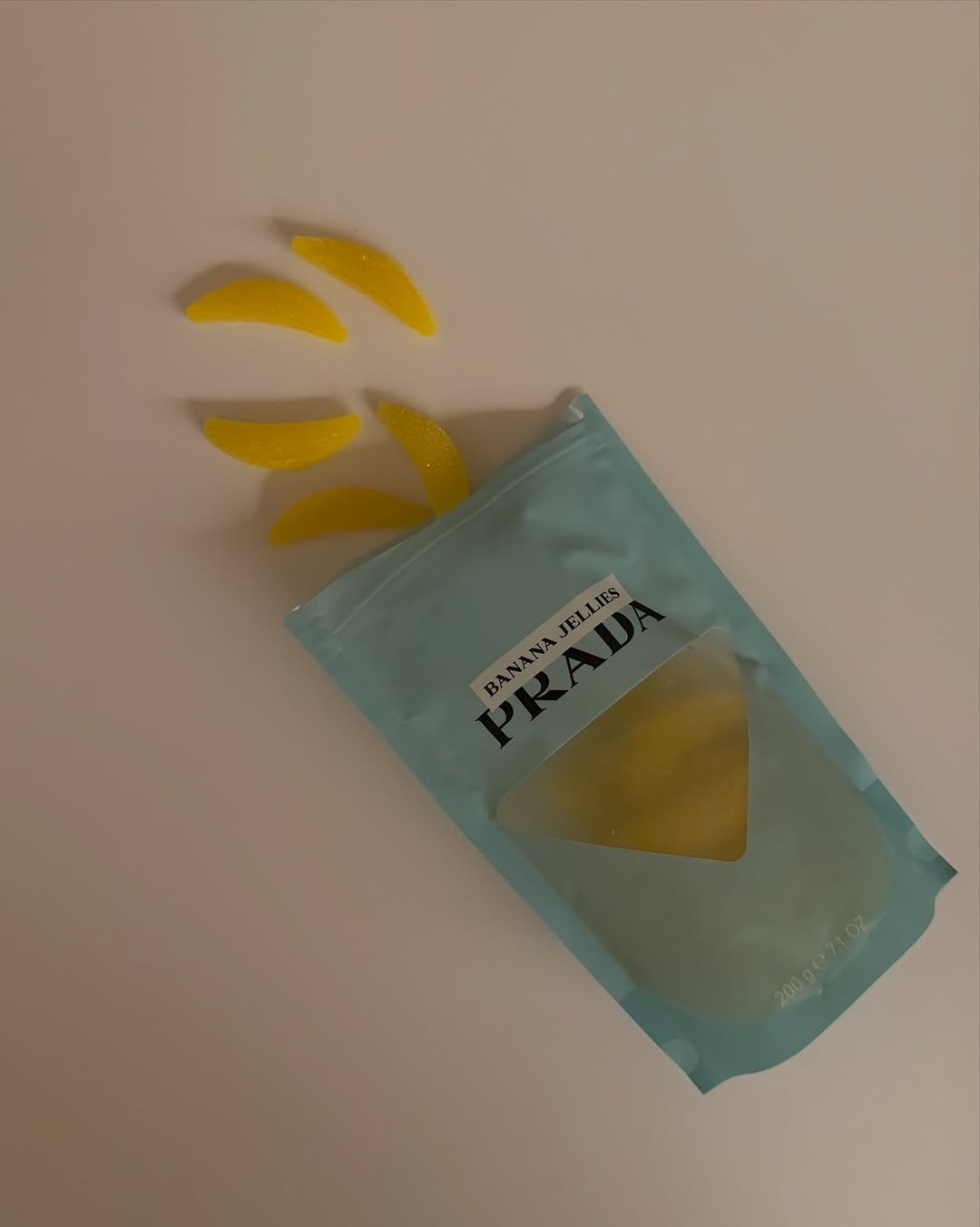 Photo shared by 차정원 on October 02, 2025 tagging @pradabeauty. May be an image of lemonade, juice, fruit cocktail and text that says 'BANANAJELLIES BANANAJELLIES JELLIES'.
