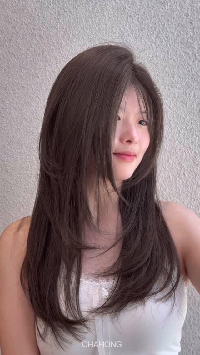 ch_hosuun 게시물 이미지: 가볍지만 날리는느낌 없이 ••💡🤍
⠀
쓸어만 넘겨도 흐르는 느낌마저...