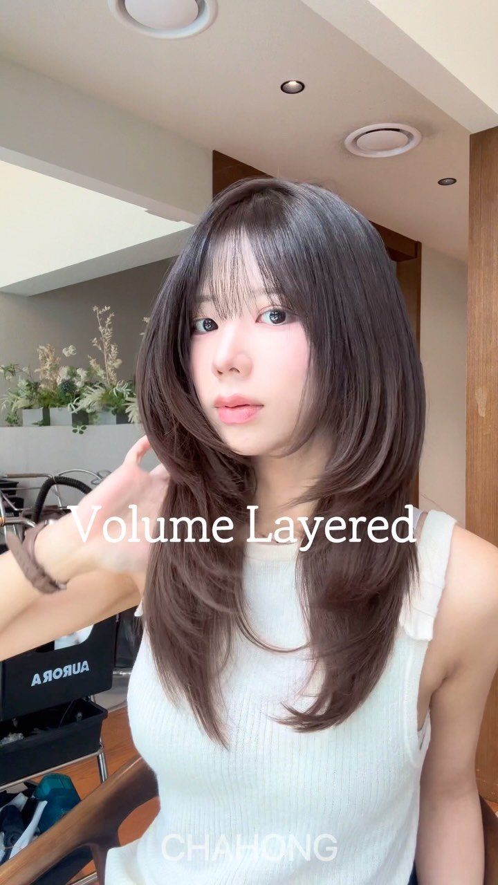 ch_hosuun 게시물 이미지: 무거웠던 머리는 
 #레이어드펌 으로
무게는 줄이고 텍스쳐는 살리기 .•*

필요한...