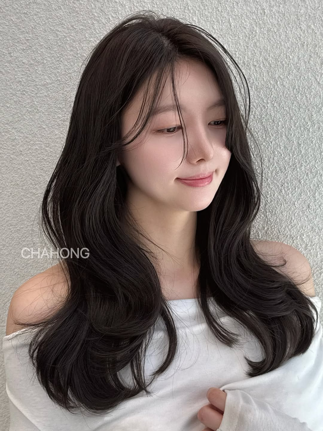 Photo by 반포미용실 차홍룸 반포점 이호선 레이어드펌 긴머리펌 레이어드컷 in 차홍룸 반포점 with @ch_uumi, @chahong_official, and @chahong.banpo.