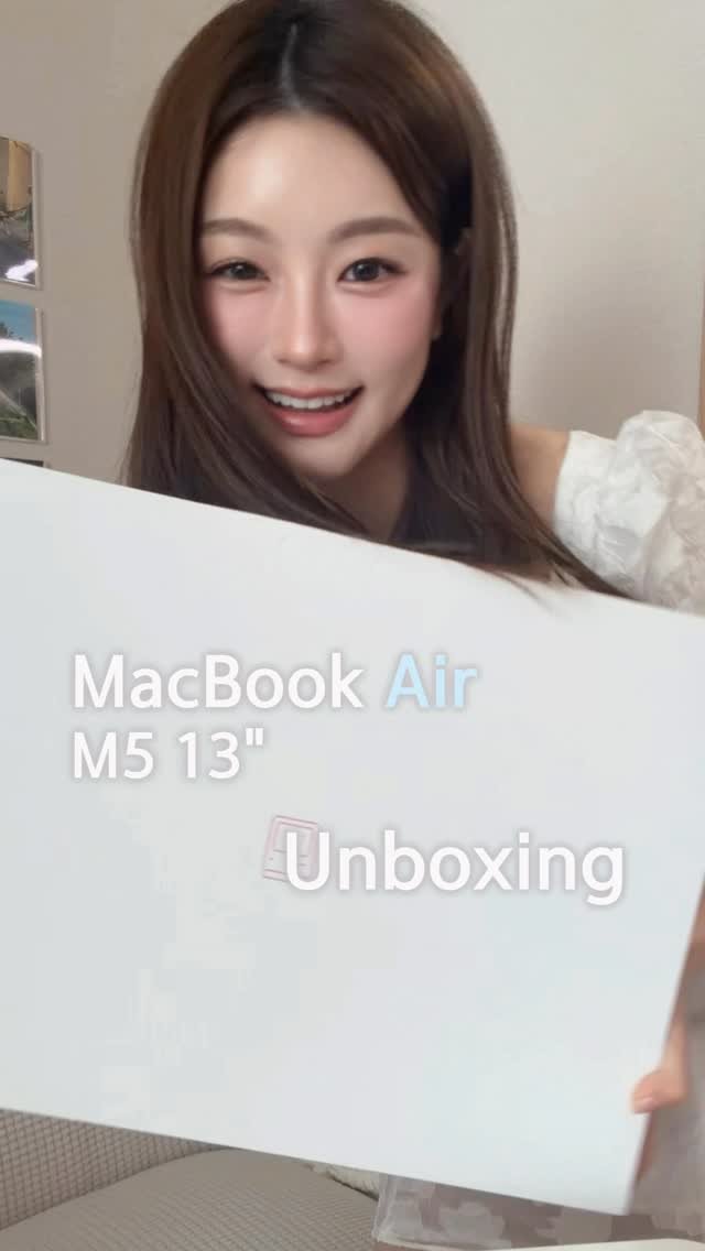 ch_nns 게시물 이미지: 대학원 입학을 맥북 에어와 함께해..💻🩵
(사실 ASMR 찍으려고 했는데 마이크...