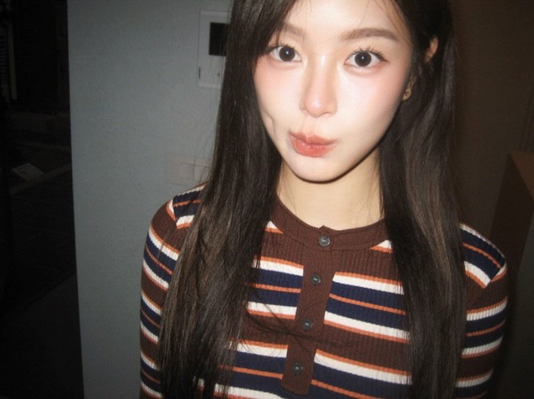 Photo by 손채현 SonChaeHyun on January 22, 2026. May be an image of one or more people, braids, makeup and top.