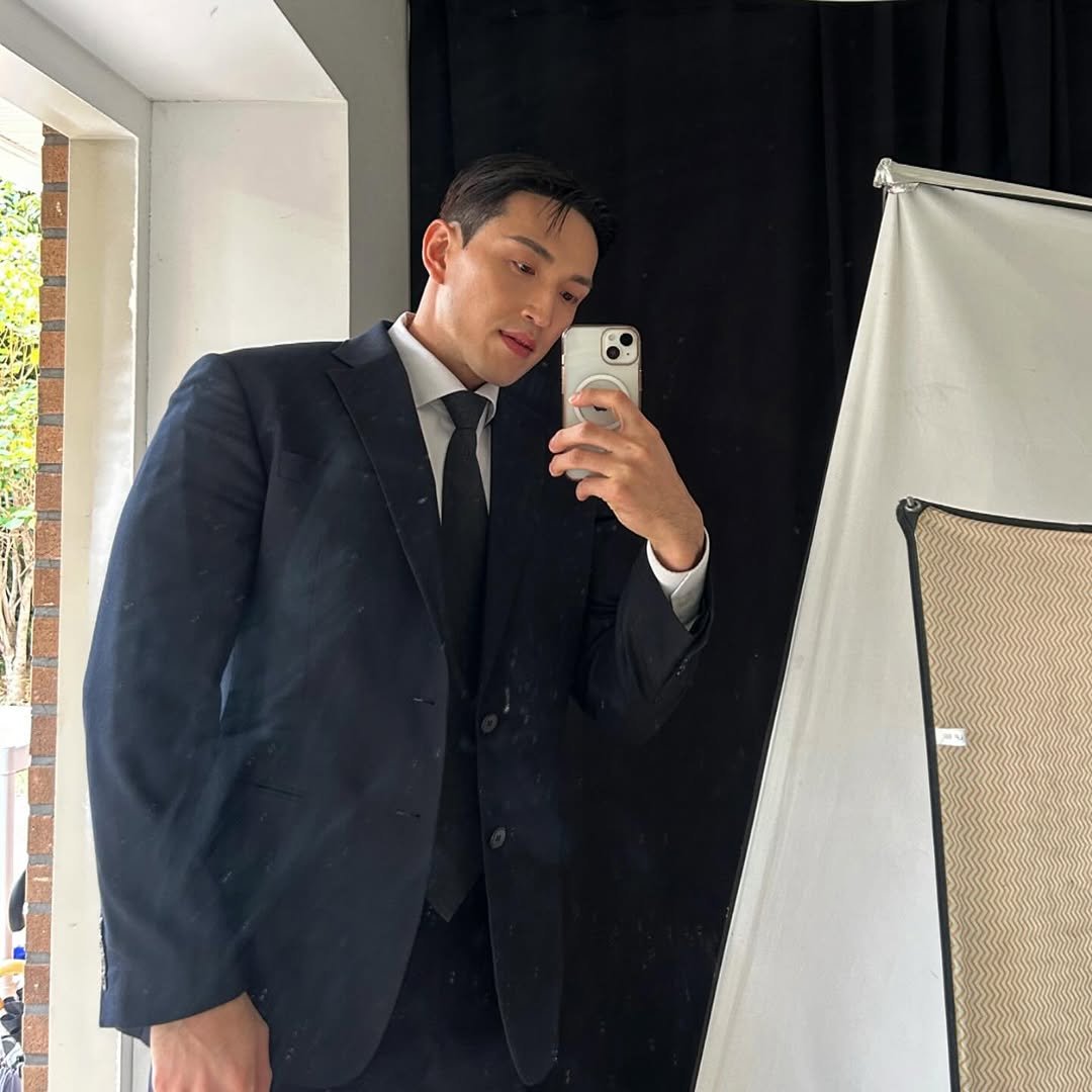 ch_ych 게시물 이미지: 다사다난했던 올해
겪을 대로 겪었고
하고싶은 일도 시작했으니
이제 더 열심히살고...