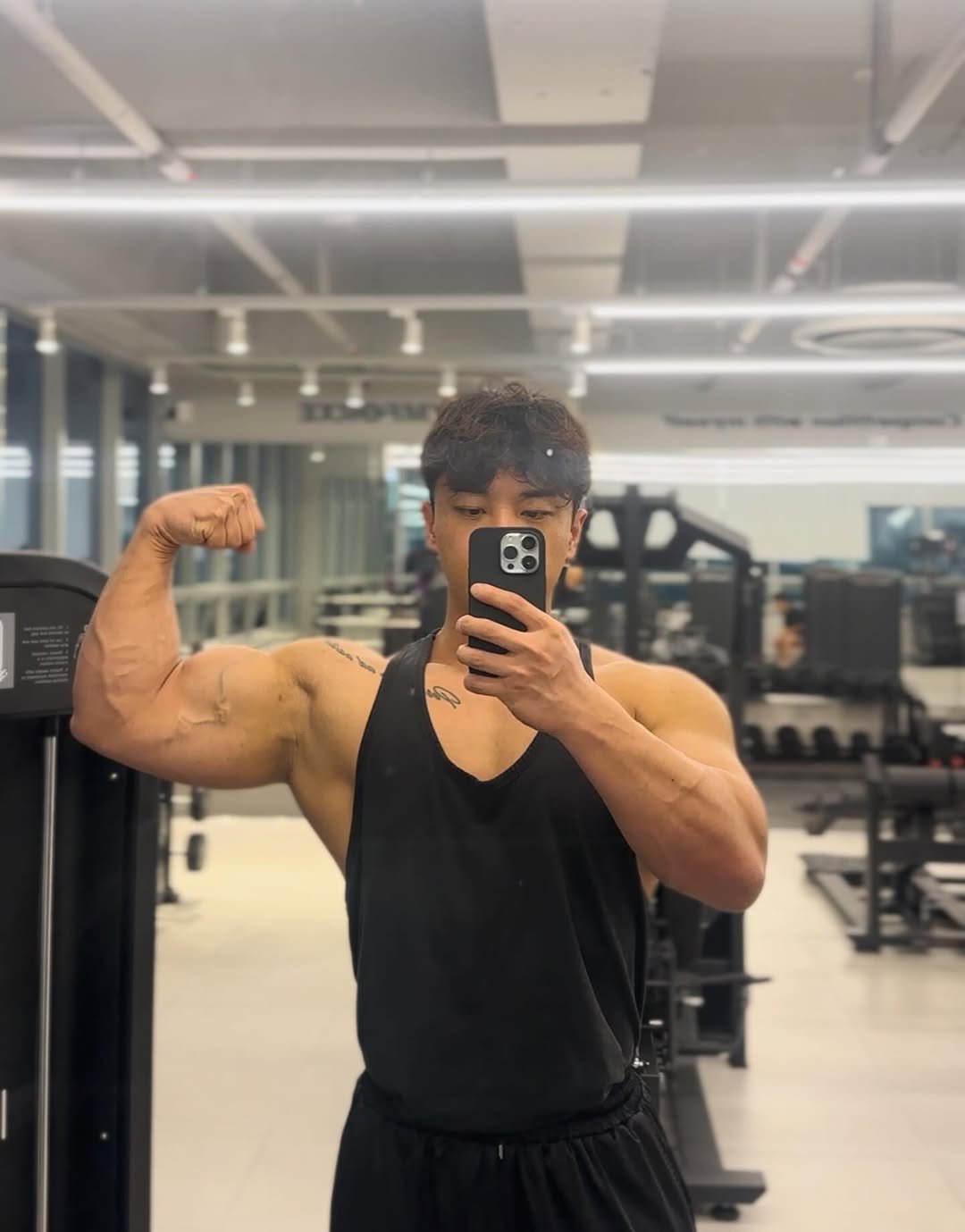 cha._____.cha 게시물 이미지: 내년은 육아프로가 목표🤓💪🏾
.
.
.
.
.
.
#육아 #육아프로 #짐포스둔산점 #운동