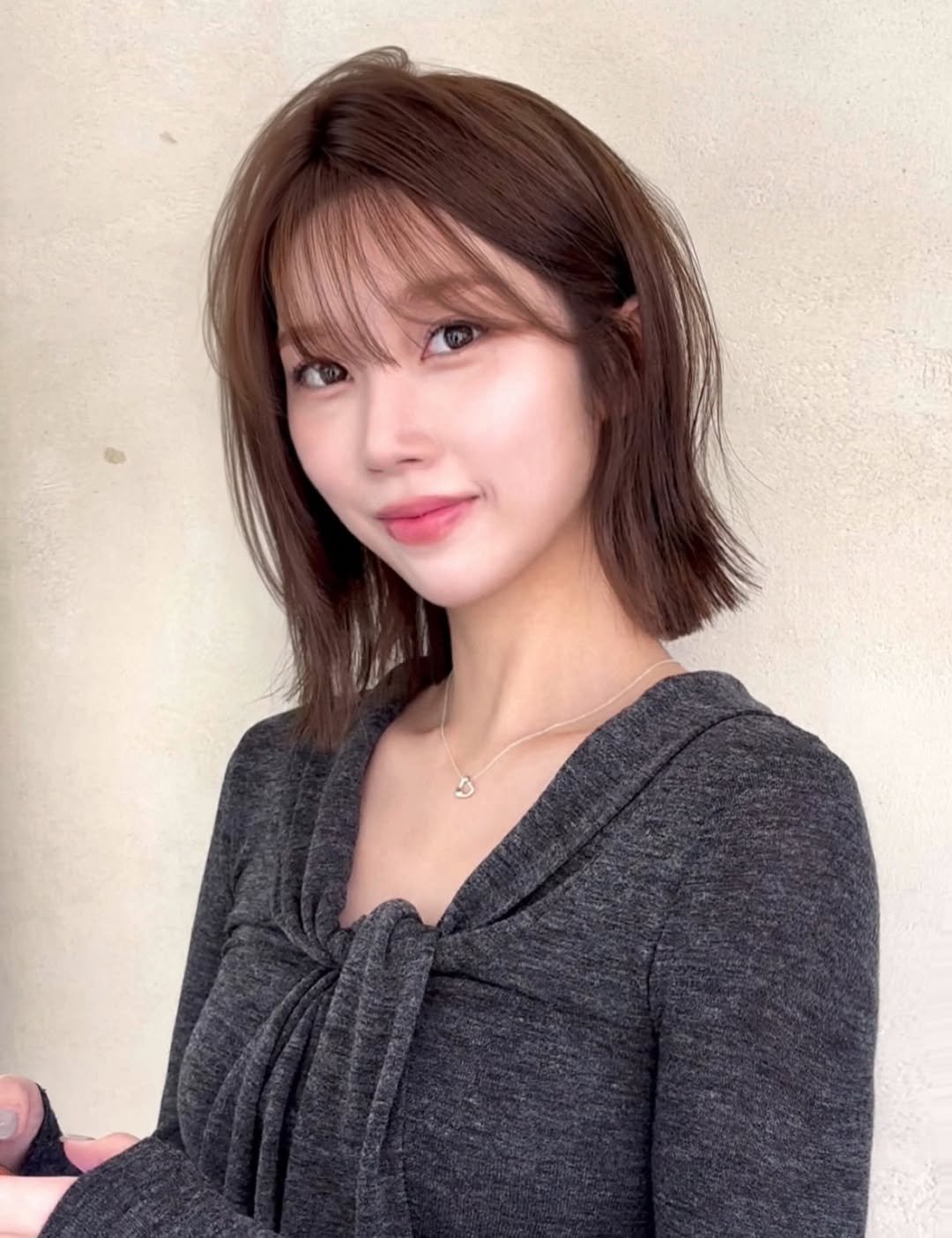 Photo by 강남미용실 •더차강남• 부원장 김태인 슬릭펌 레이어드컷 단발 on November 27, 2025. May be an image of one or more people, bangs and text.