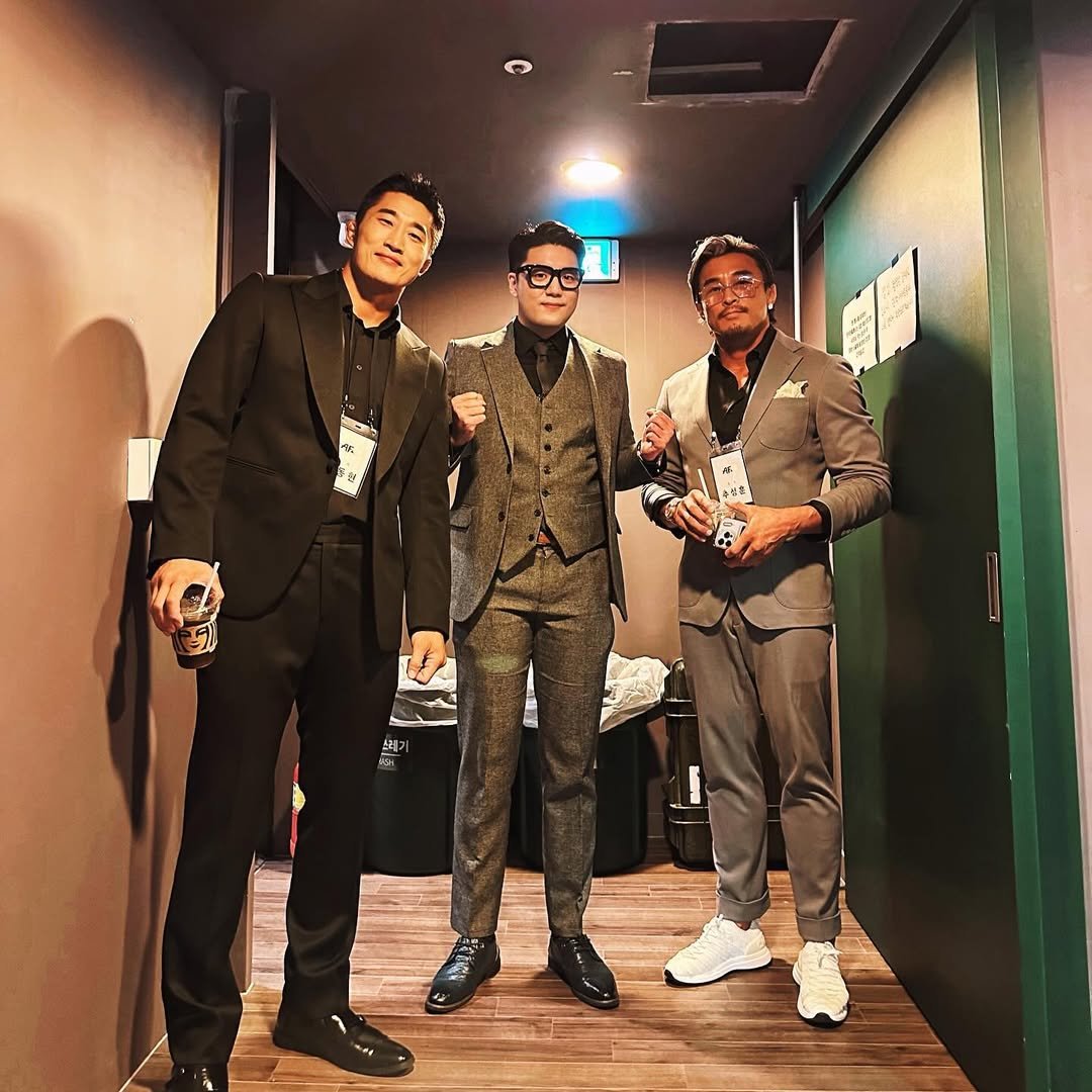Photo shared by 차도르 Chador on October 08, 2023 tagging @akiyamachoo, and @stungunkim.