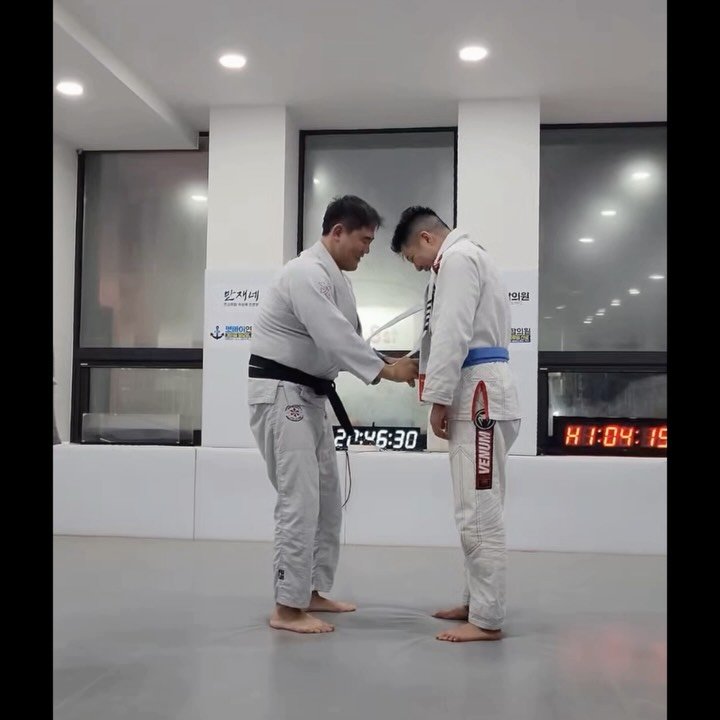 chador_mma 게시물 이미지: 주짓수 블루벨트로 드디어 승급했습니다!
수련 기간에 비해 아직 많이 부족하다고...