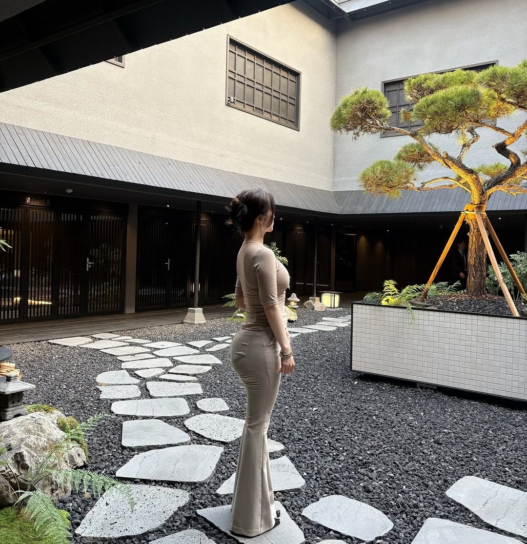 chae.fit__ 게시물 이미지: 이번 주말 좋은 숙소에서 푹 쉬고왔다..🤍
조식이랑 석식까지 프라이빗한 공간에서...